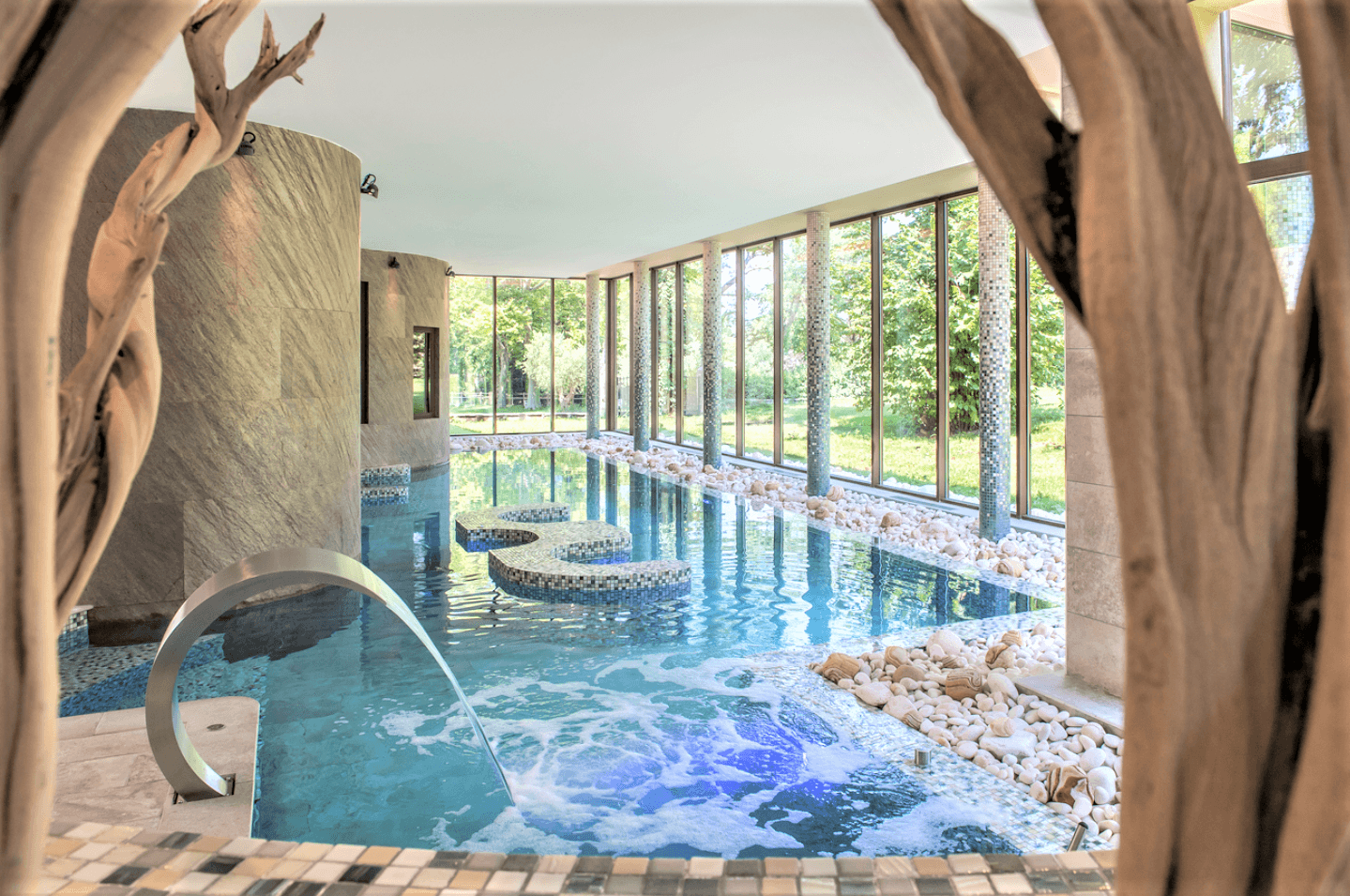 Luxury hotel in Provence, France - Château de Massillan 5* - Chef Mickael Furnion - Michelin-starred restaurant Le M- swimming pool